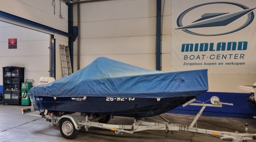 Rascala FM 15 met 40pk 4-takt EFI en trailer (z&eacute;&eacute;r netjes!)