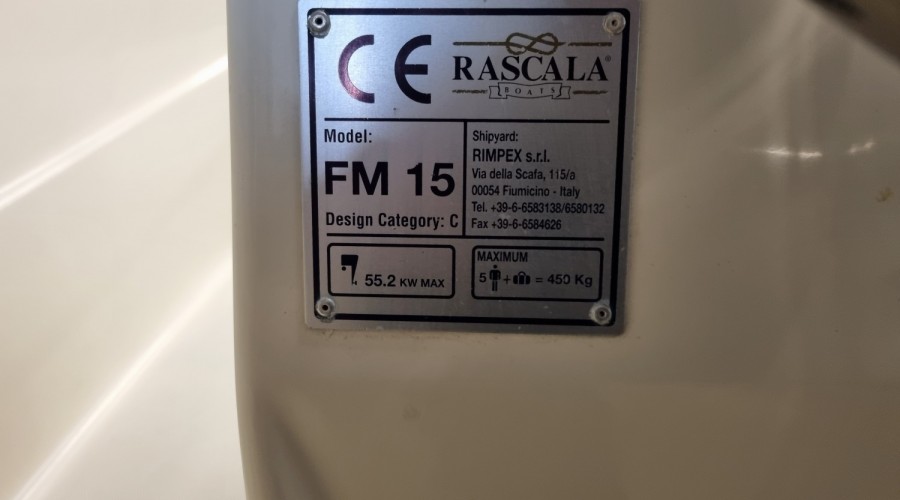 Rascala FM 15 met 40pk 4-takt EFI en trailer (z&eacute;&eacute;r netjes!)