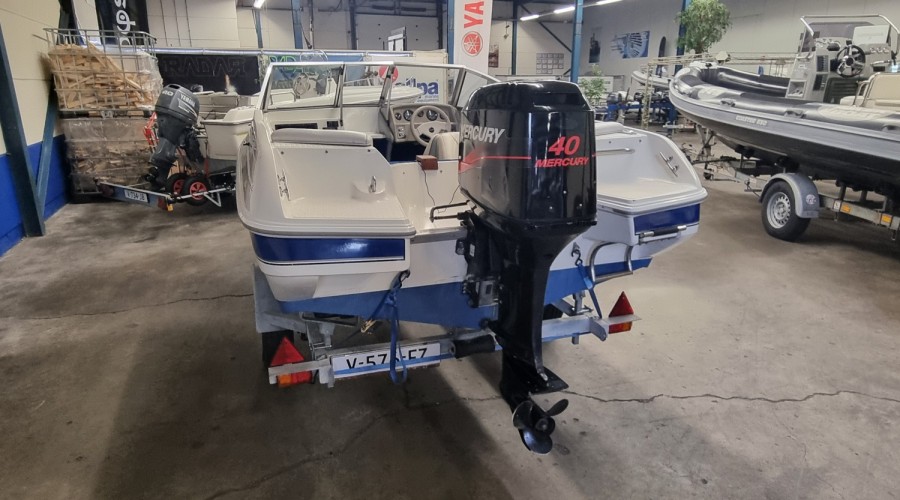 Campion Allante 485 CD met Mercury 40pk en trailer
