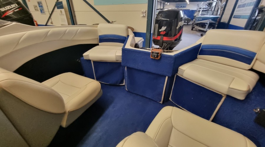 Campion Allante 485 CD met Mercury 40pk en trailer