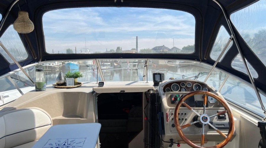 Bayliner 2855 (z&eacute;&eacute;r compleet)